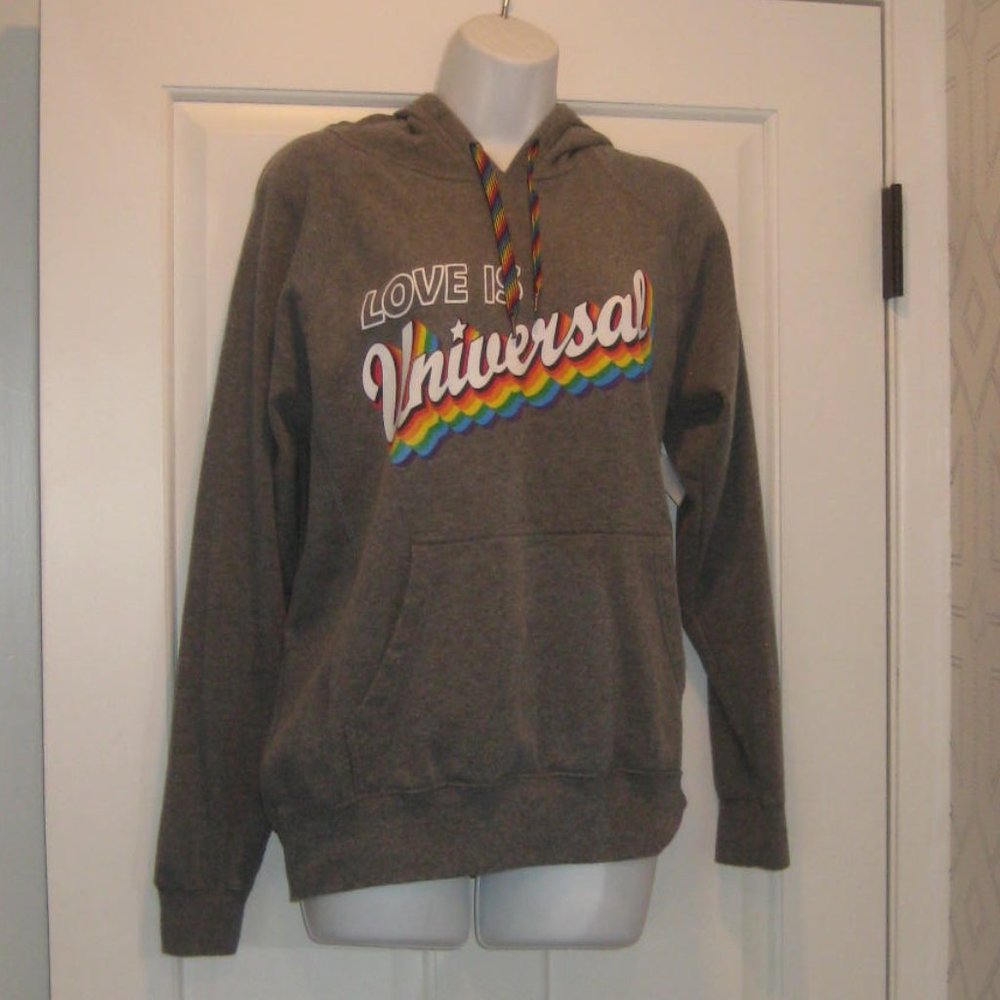 UNIVERSAL STUDIOS PRIDE LOVE IS UNIVERSAL RAINBOW GRAY HOODIE SWEATSHIRT XS